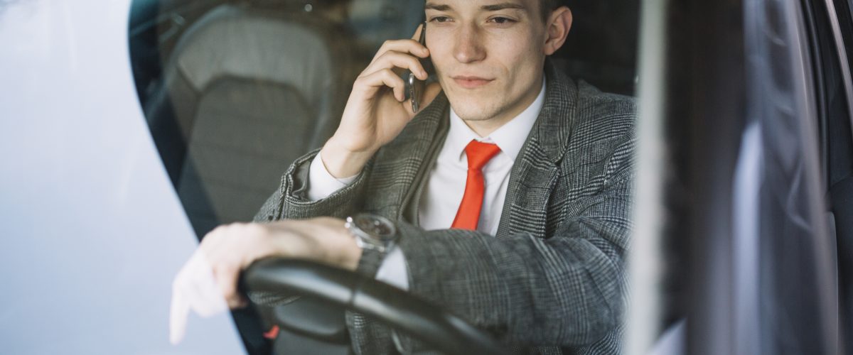 Driver profesional sewa mobil bekasi jpg