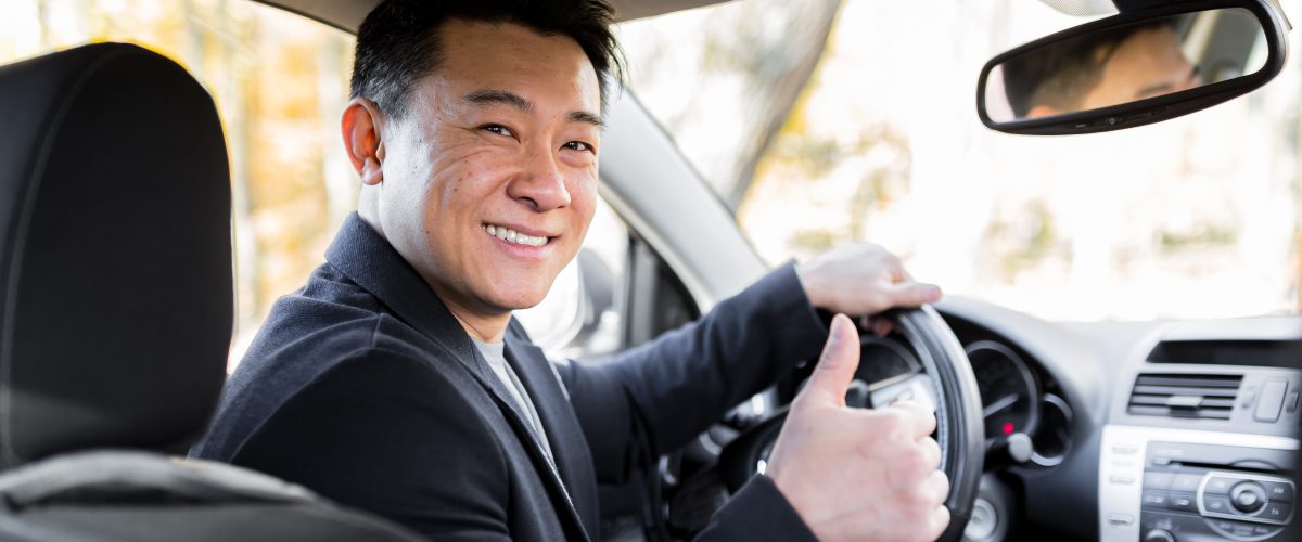 Mobil sewaan dengan supir profesional