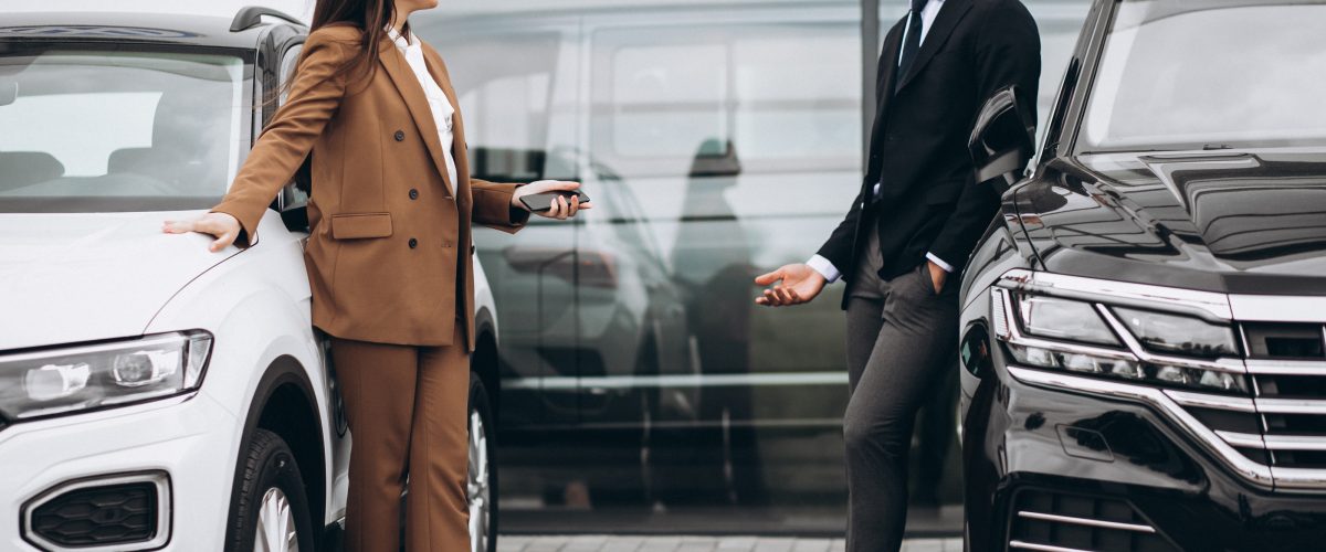 Sopir profesional melayani sewa mobil Sawangan tepat waktu