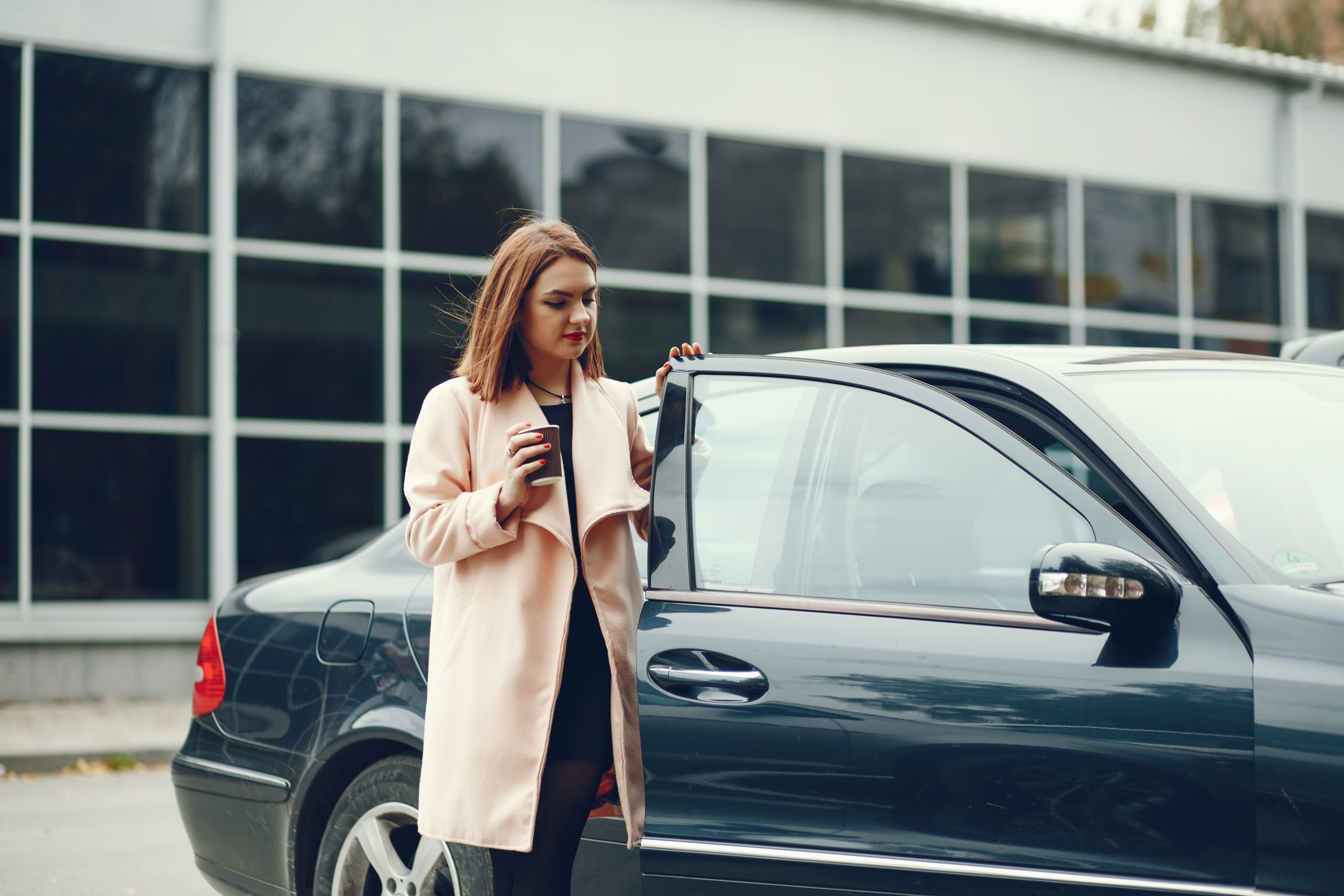 Mobil Mewah Premium untuk Disewa di Jakarta