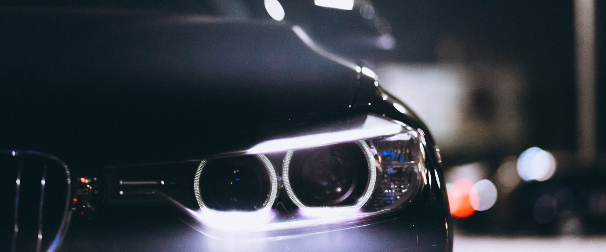 BMW Seri 5 hitam elegan siap disewa di Jakarta