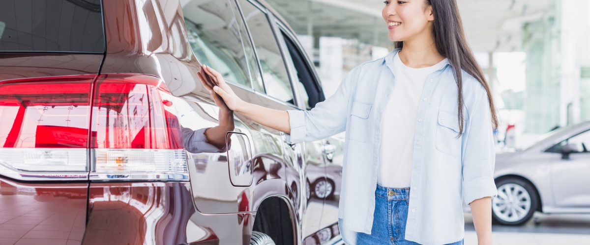 Mobil Toyota Innova siap disewa di Jakarta dengan sopir profesional