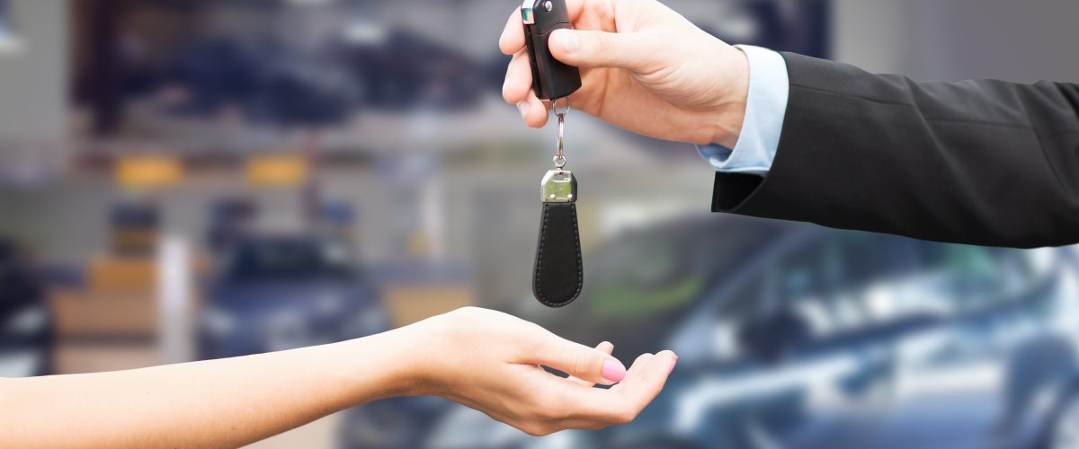 Toyota Altis hitam elegan siap disewa di Depok